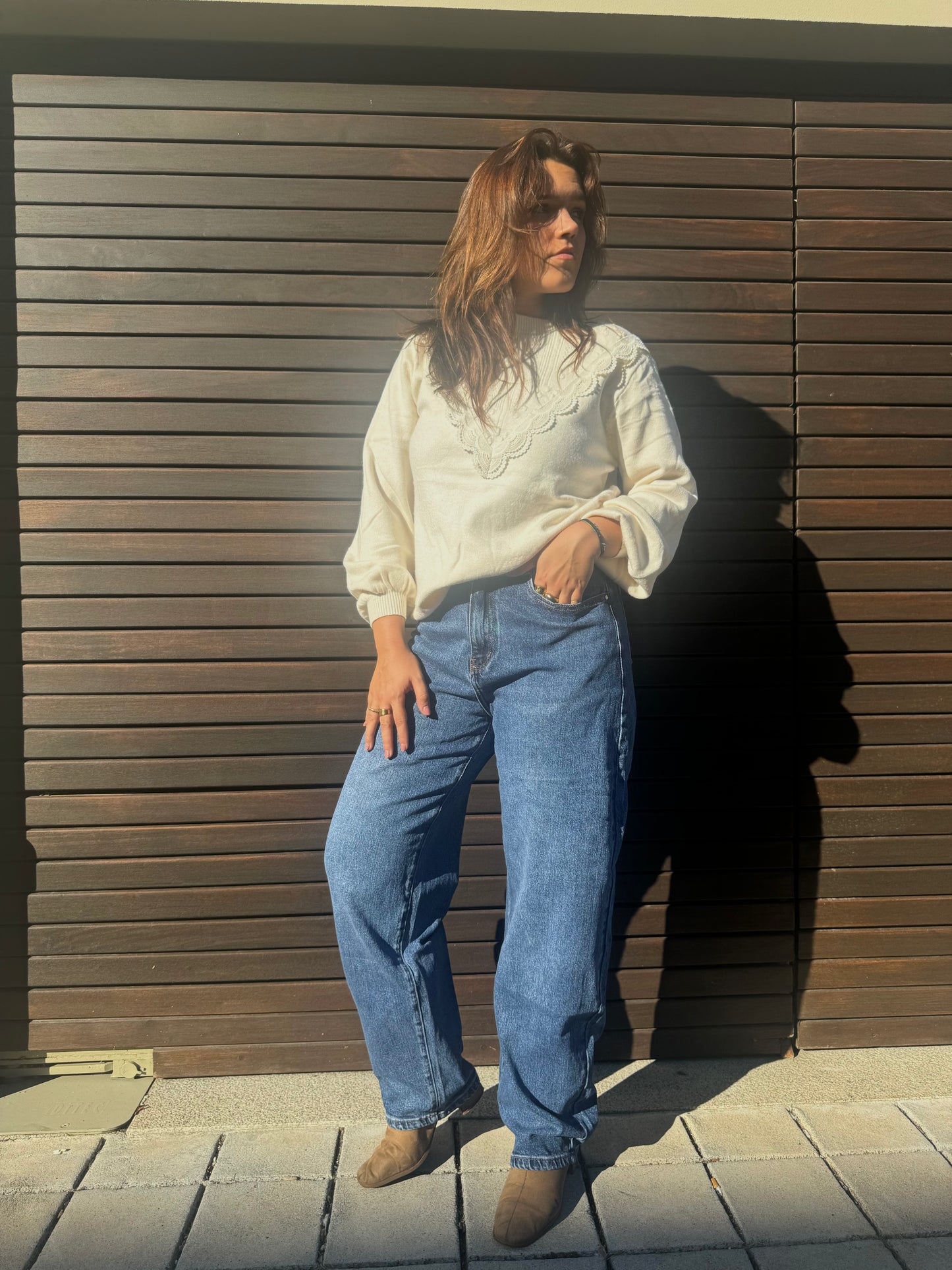 CAMISOLA DE MALHA COM BORDADOS