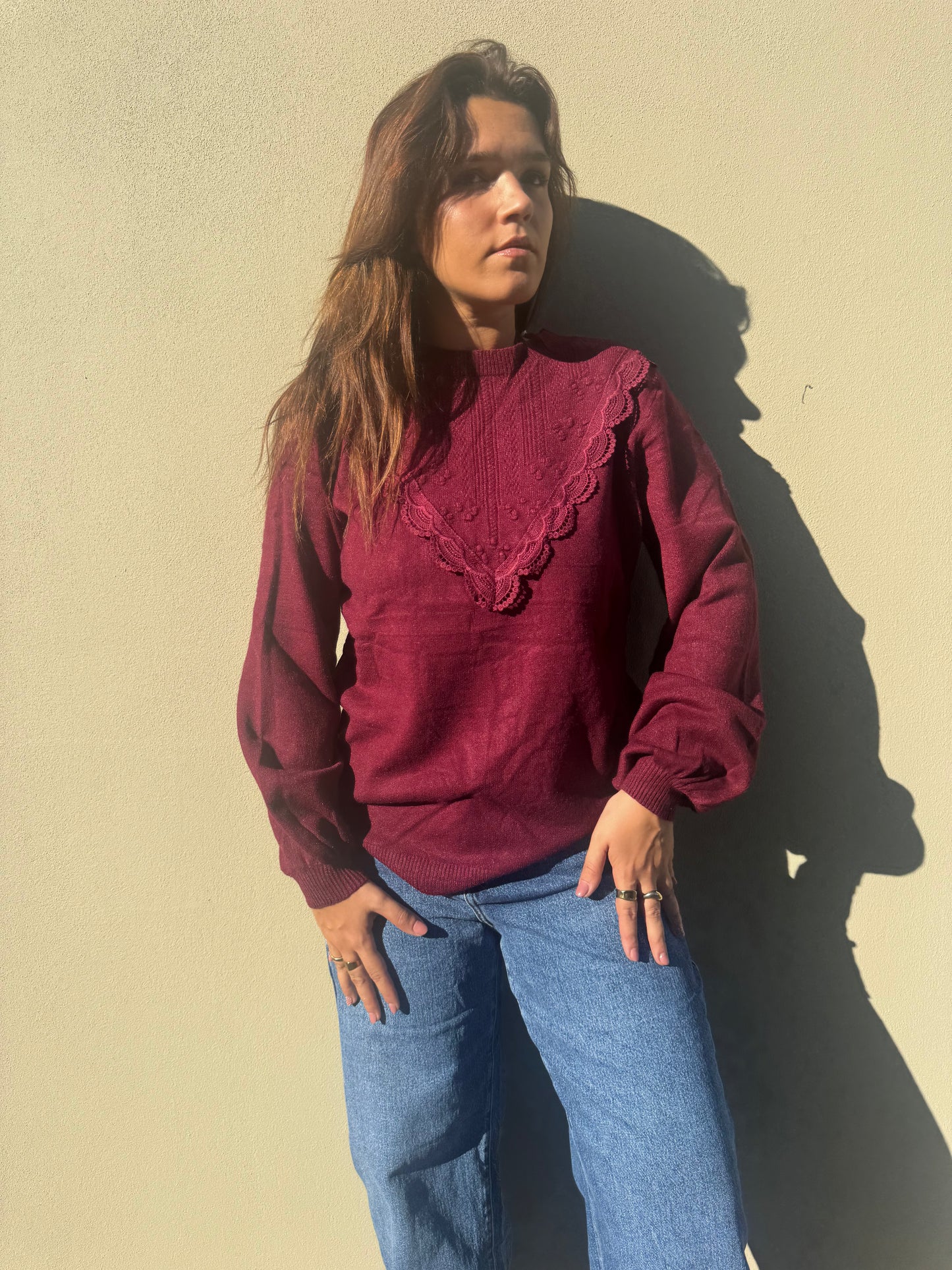 CAMISOLA DE MALHA COM BORDADOS