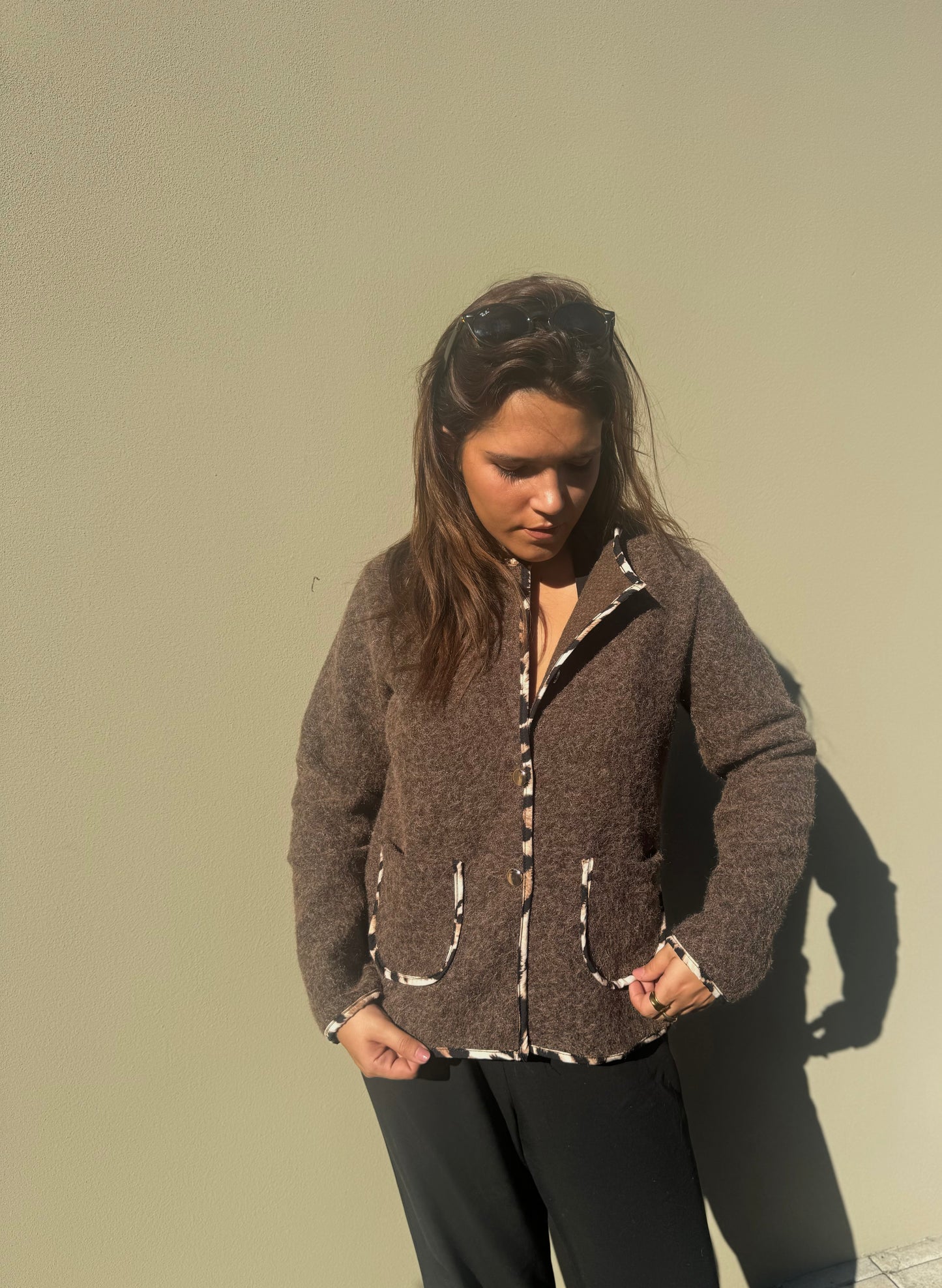 CASACO COM PROMENOR EM TIGRESA